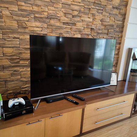 Uroczy Apartament Przy Deptaku Z Parkingiem. ポラニツァ・ズドゥルイ エクステリア 写真